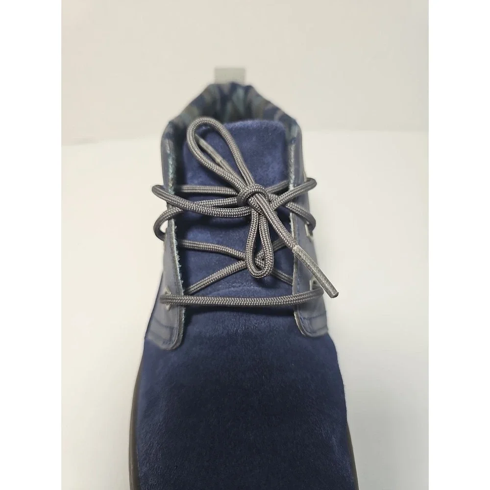 UGG K Canoe‎ Reflective Kids Shoes size 5Y